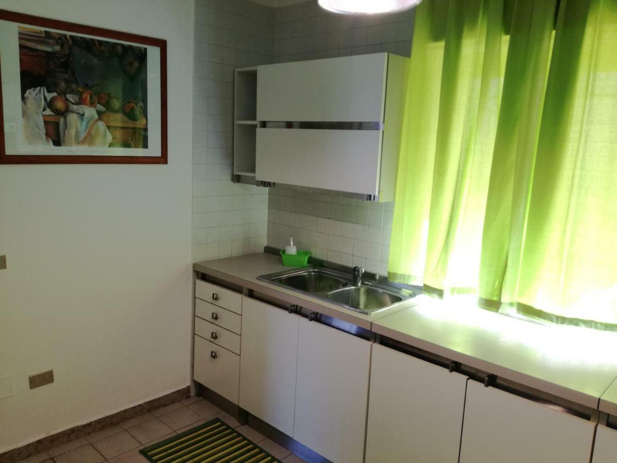 Апартаменти Sunset Flat Ізола-делле-Фемміне Екстер'єр фото
